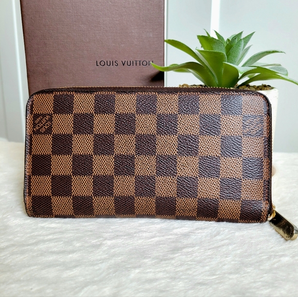 Louis Vuitton Handbags - 💕Authentic LOUIS VUITTON Zippy Wallet Damier Ebene